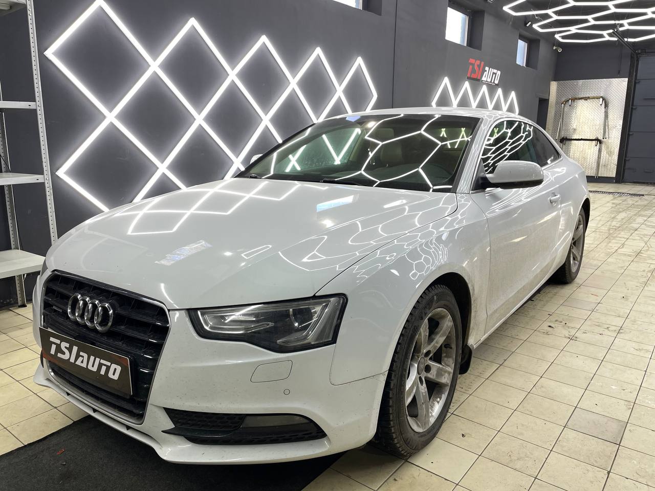 Химчистка Audi A5 в Москве