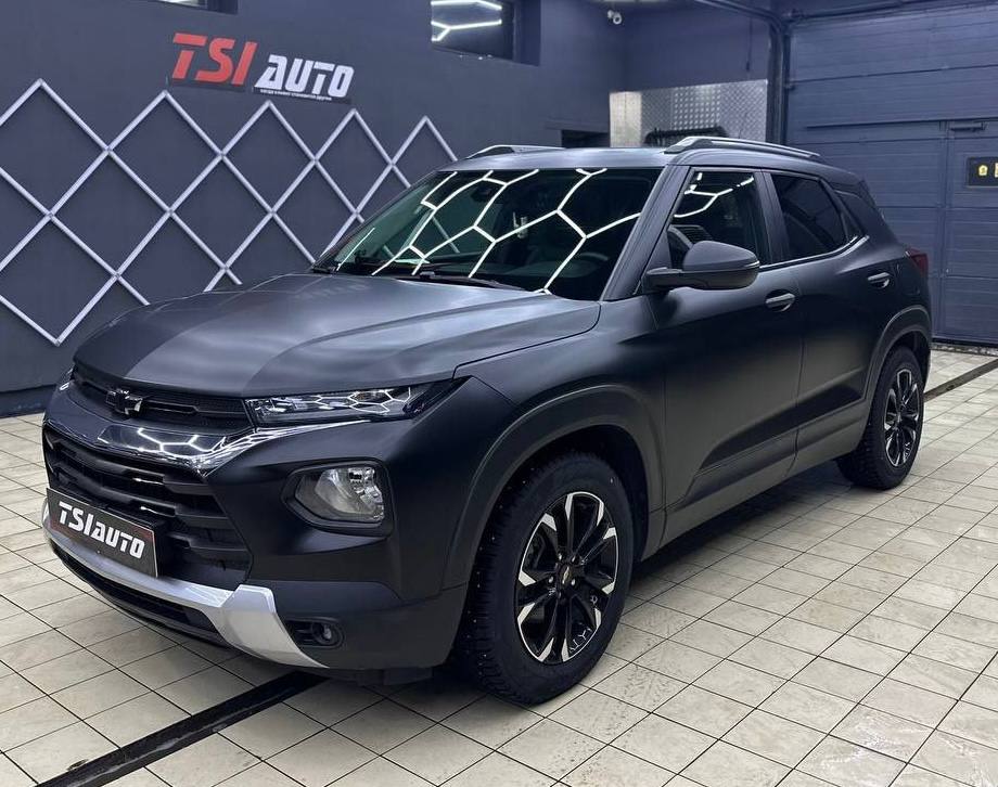 Chevrolet TrailBlazer установка усилителя и акустики в Москве