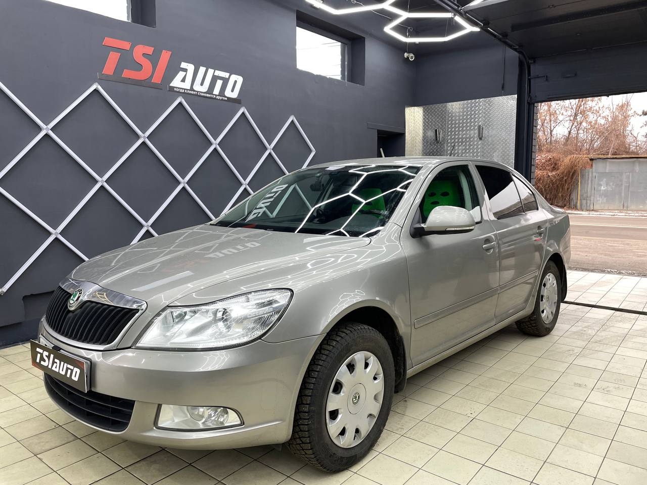 Атмосферная подсветка салона Skoda Octavia A5