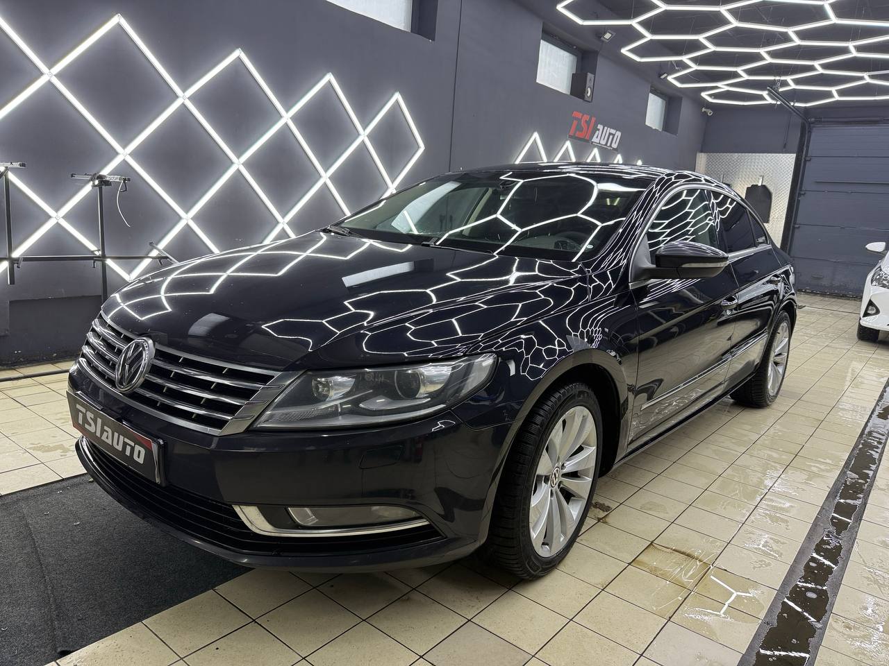 Тонировка фонарей Volkswagen Passat CC в Москве