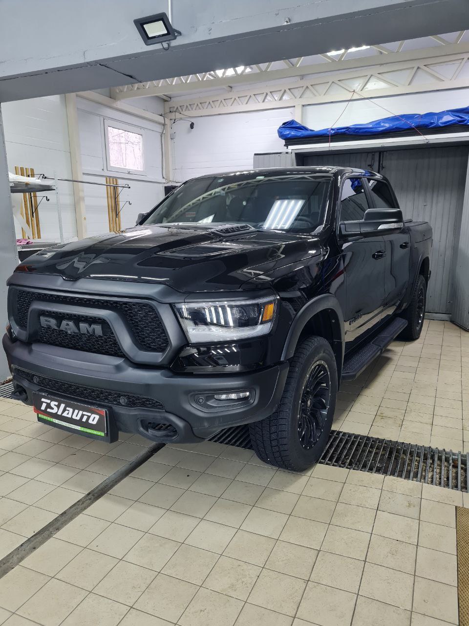 Dodge Ram TRX шумоизоляция арок в Москве