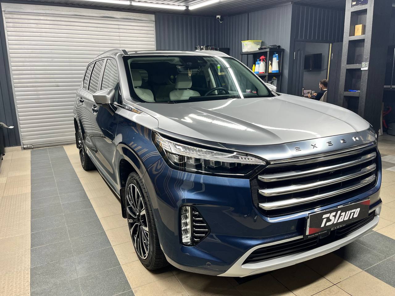 Оклейка пленкой Exeed VX в Москве