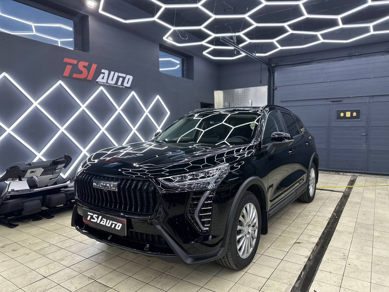 Бронирование фар Haval Jolion в Москве