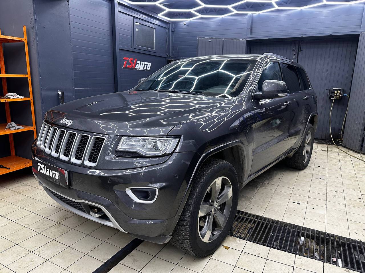Полная шумоизоляция Jeep Cherokee в Москве